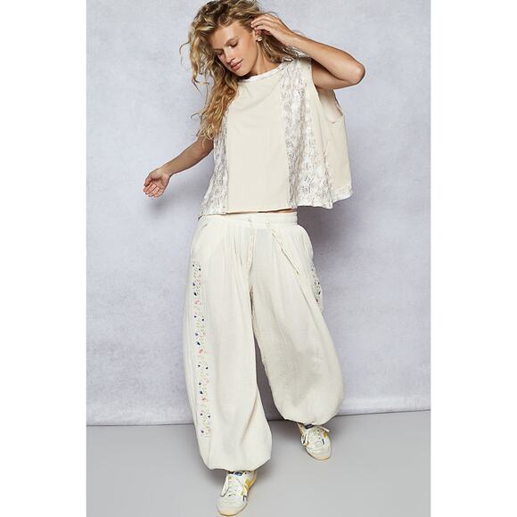 POL Floral Contrast Round Neck Sleeveless Back Detail Relaxed Fit Top | Almond - Picture 7 of 7